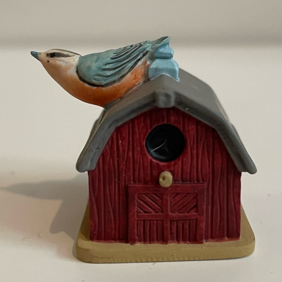 Lenox Garden Birdhouse Miniatures Nuthatch On Birdhouse Thimble Barnwood - Picture 2 of 5